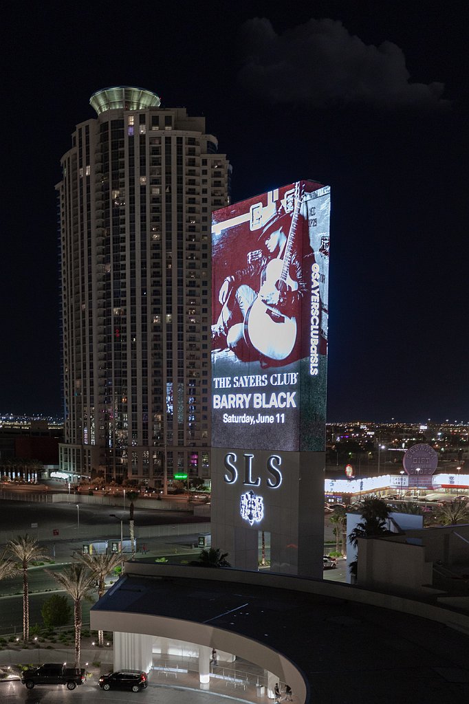 20 - LAS VEGAS - LA NOTTE AL BLACK BARRY CLUB.jpg